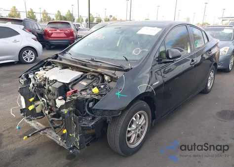 2016 Toyota Prius Four z USA, uszkodzony, nr VIN JTDKARFUXG3011309